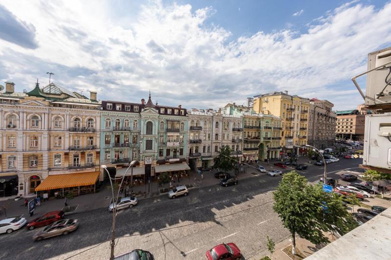 Apartment Near Lva Tolstoho Square 키예프 외부 사진