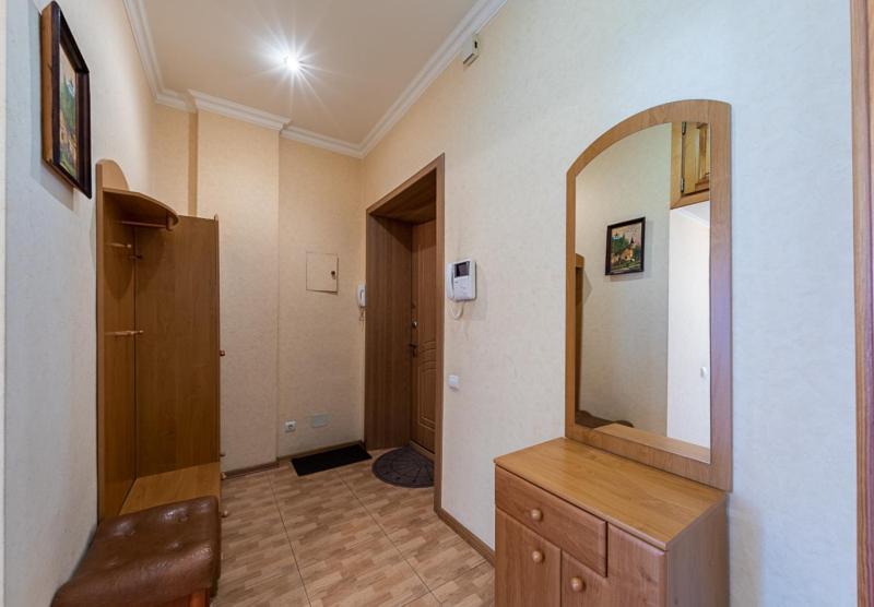 Apartment Near Lva Tolstoho Square 키예프 외부 사진