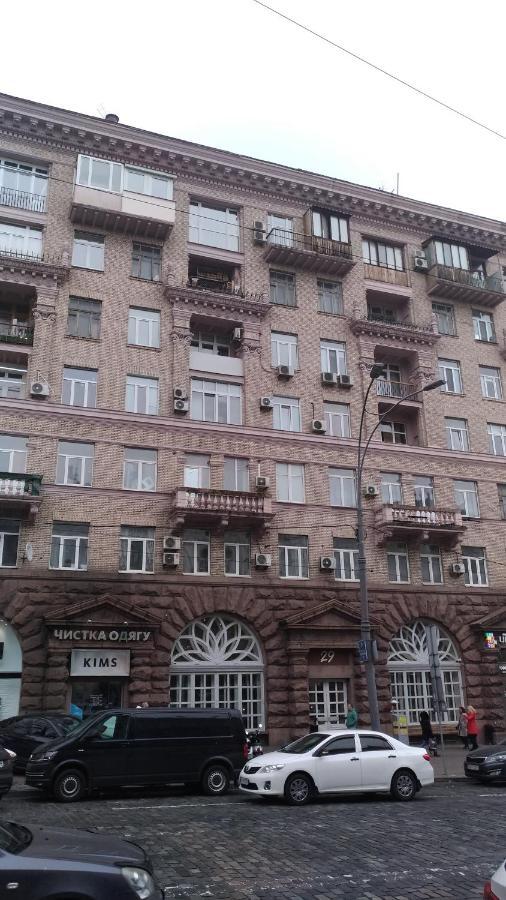 Apartment Near Lva Tolstoho Square 키예프 외부 사진